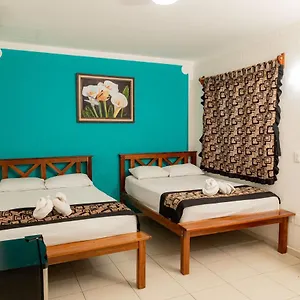 Palmas En Laurel Hotel